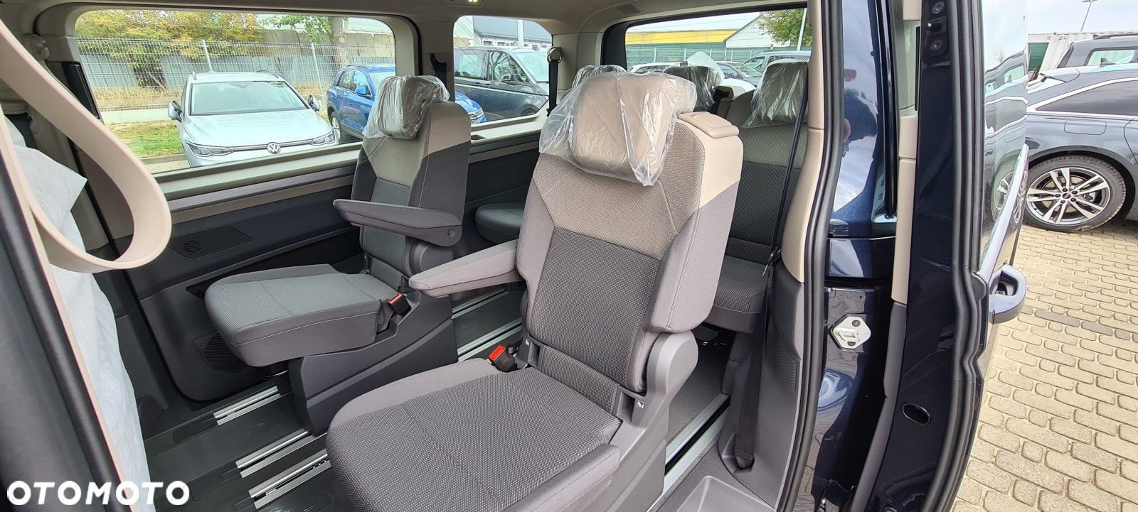 Volkswagen Multivan - 19