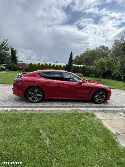 Porsche Panamera GTS - 9