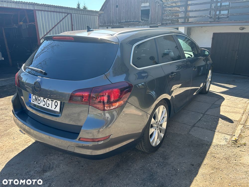 Opel Astra 2.0 CDTI Cosmo - 4