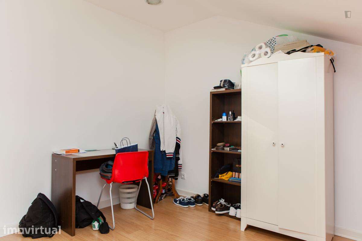 Quarto - localizado em  Coimbra - Grande imagem: 5/22