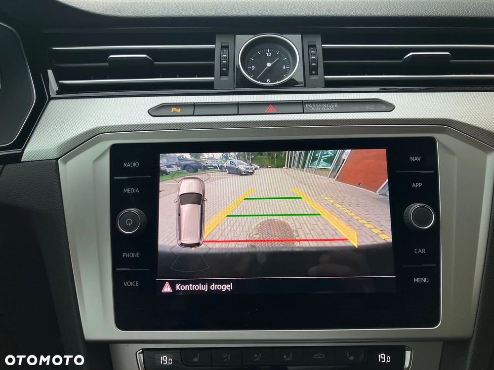 Volkswagen Passat - 26
