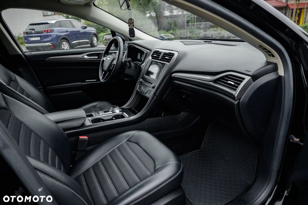 Ford Fusion - 19