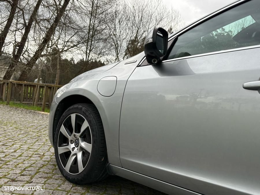 Volvo V60 2.4 D6 Summum AWD Phev - 17
