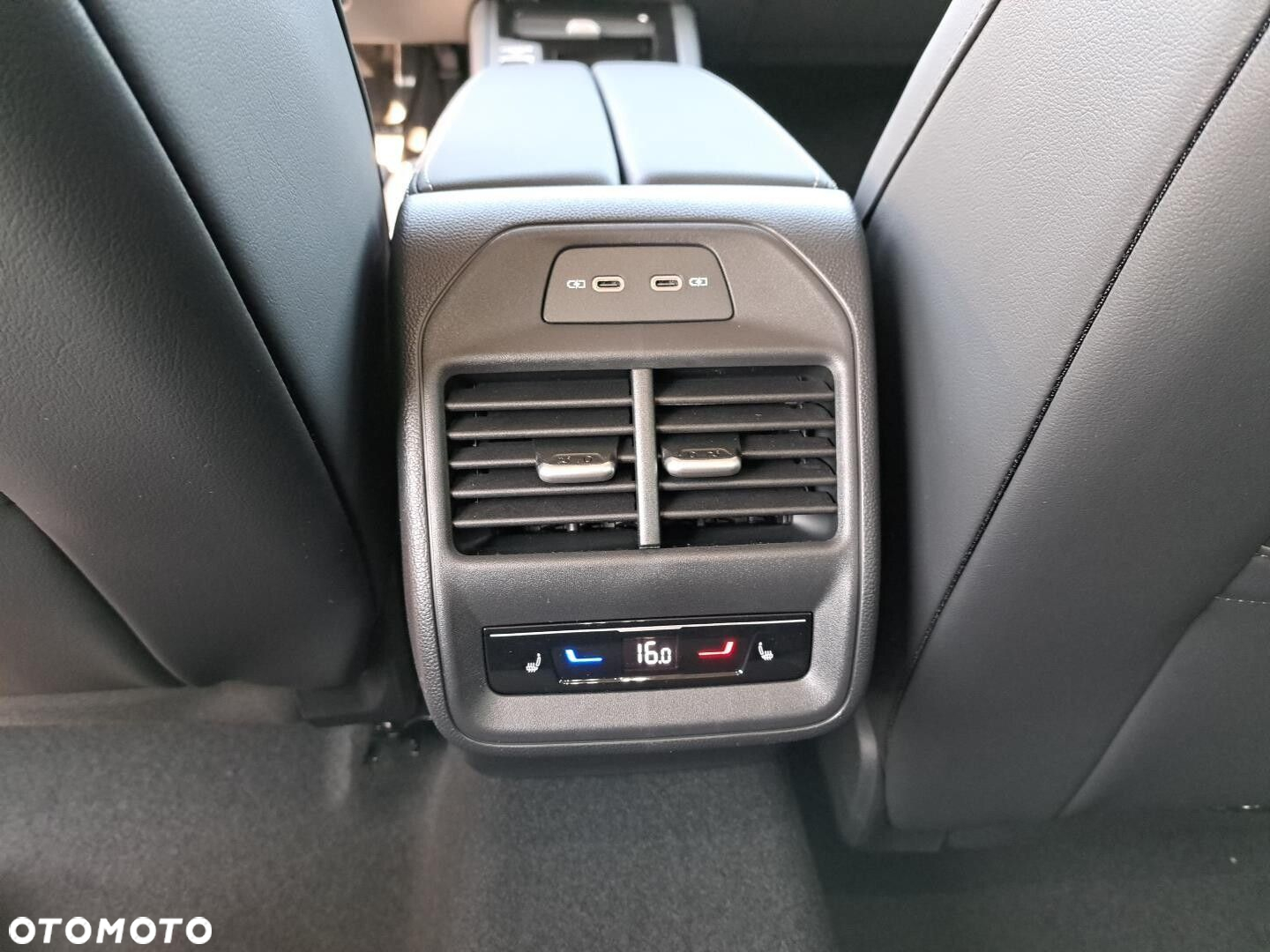 Volkswagen Passat - 22