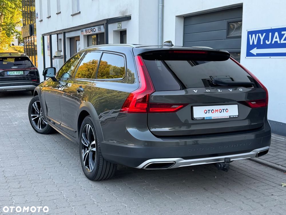 Volvo V90 Cross Country D5 AWD Geartronic - 32