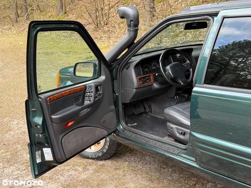 Jeep Grand Cherokee - 17