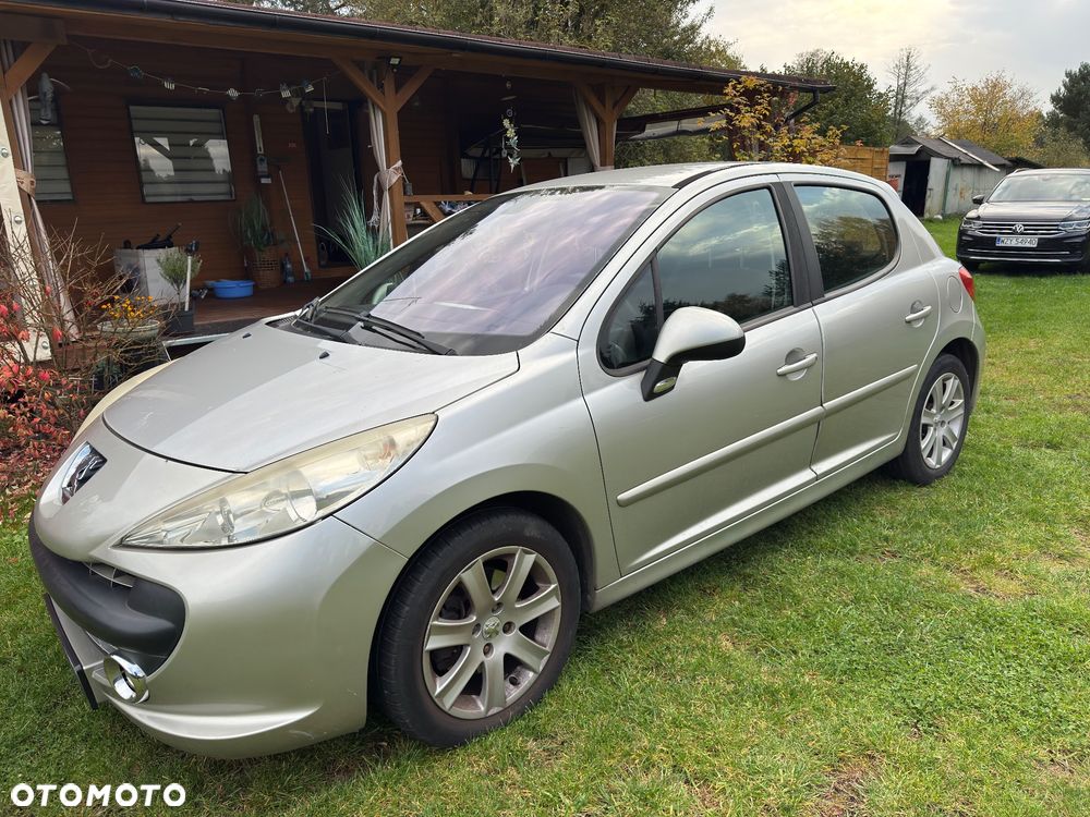 Peugeot 207 2007 photo 2
