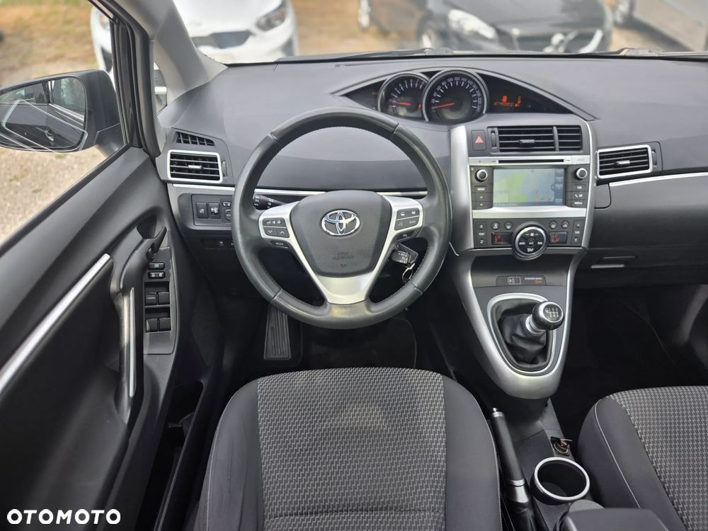 Toyota Verso 1.8 Premium - 10