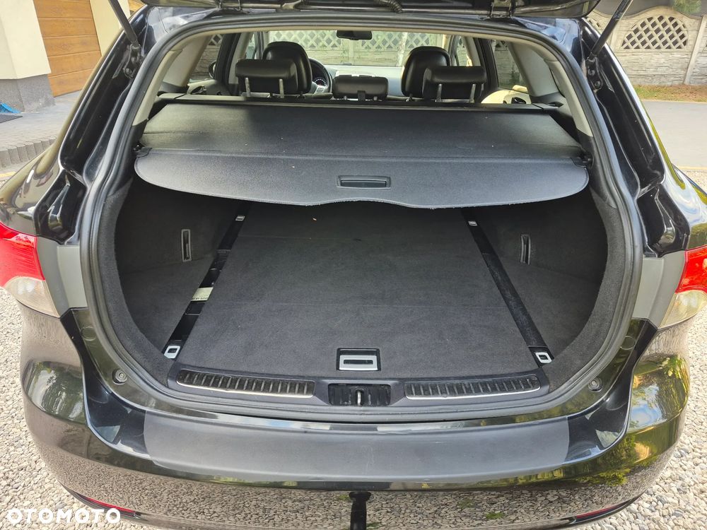 Toyota Avensis 1.8 Premium - 12