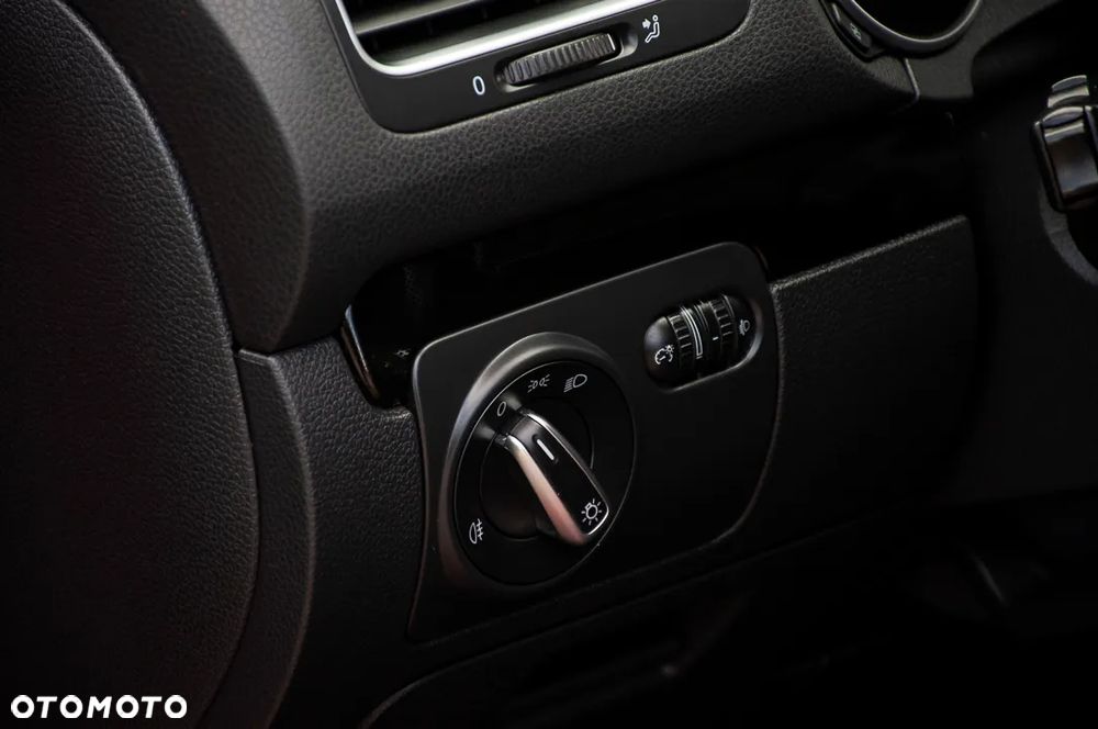 Volkswagen Golf 1.4 TSI DSG MATCH - 34
