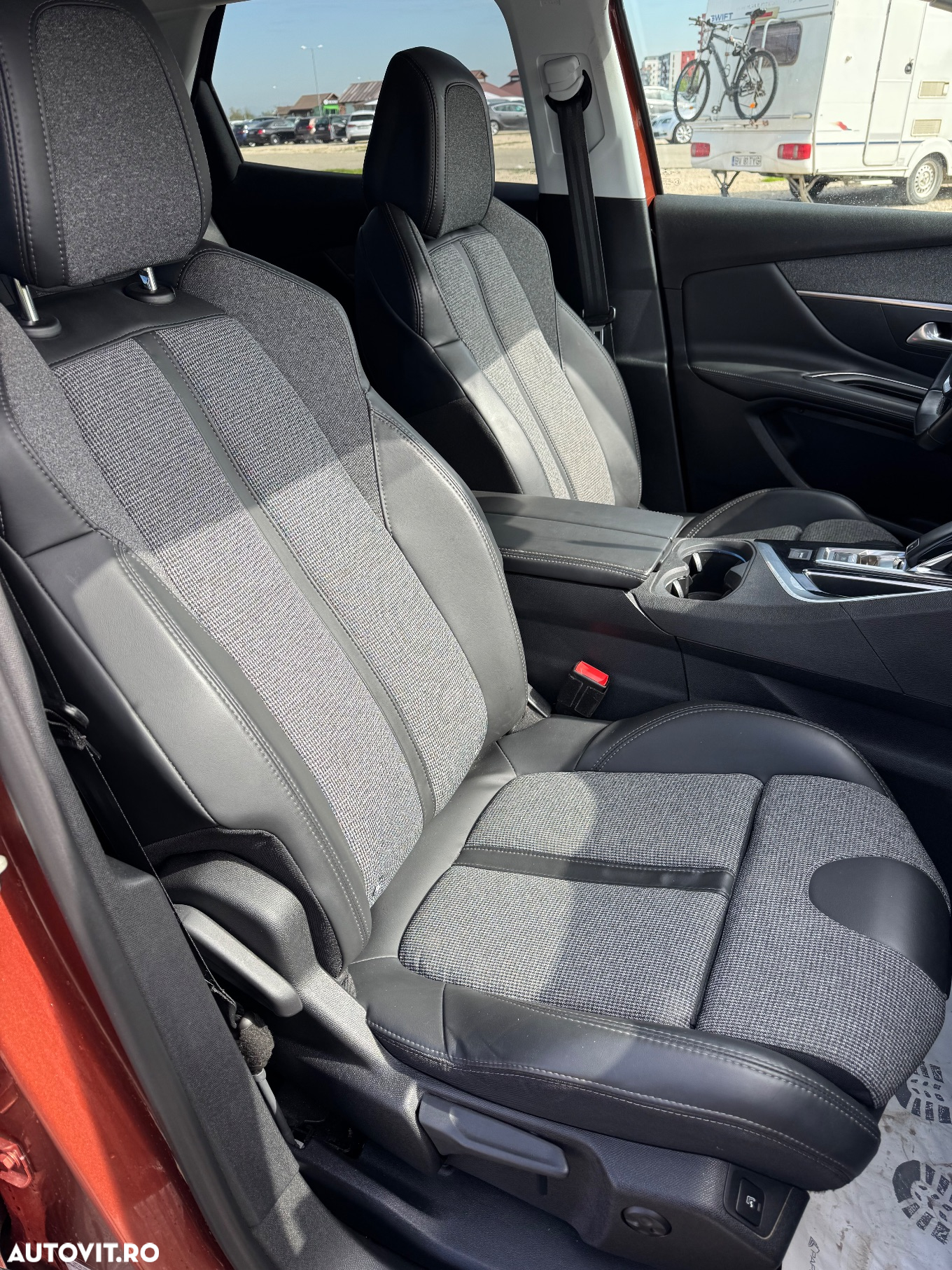 Peugeot 3008 1.2 PureTech Turbo S&S EAT6 Allure - 15