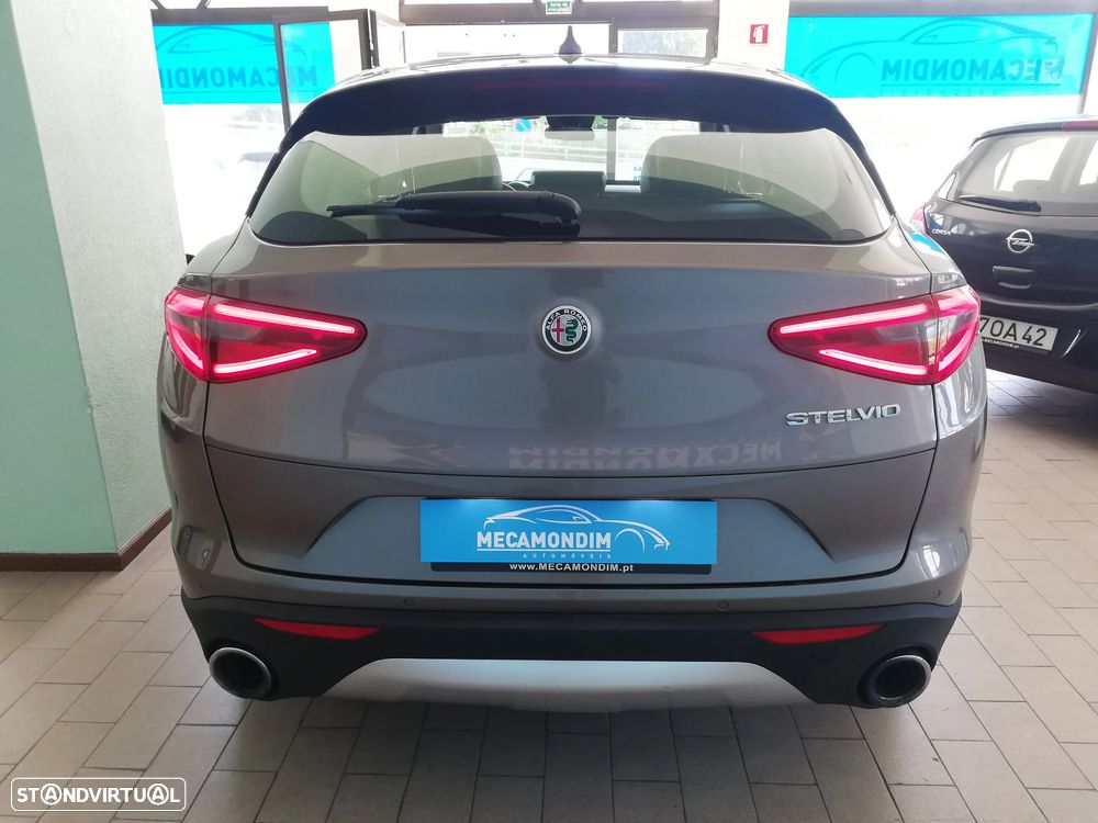 Alfa Romeo Stelvio 2.2 16V AT8 Executive - 5
