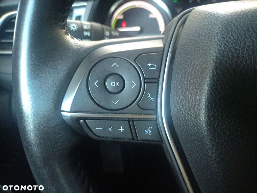 Toyota Camry 2.5 Hybrid Executive CVT - 18