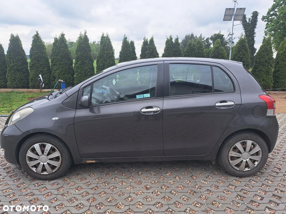 Toyota Yaris - 1