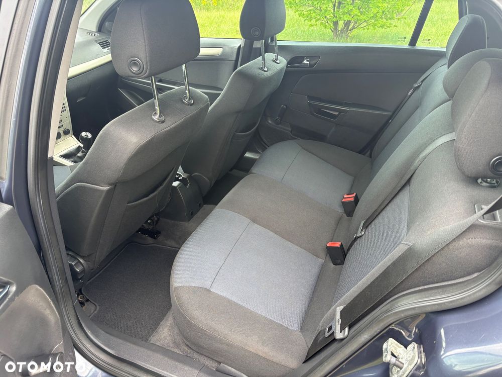 Opel Astra 1.6 Color Edition - 25