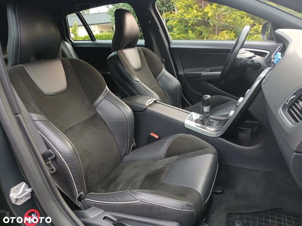 Volvo V60 D3 R-Design Momentum - 22