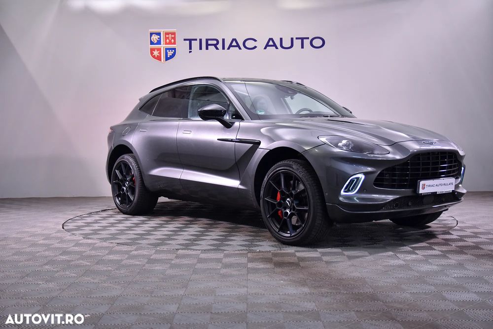Aston Martin DBX - 7
