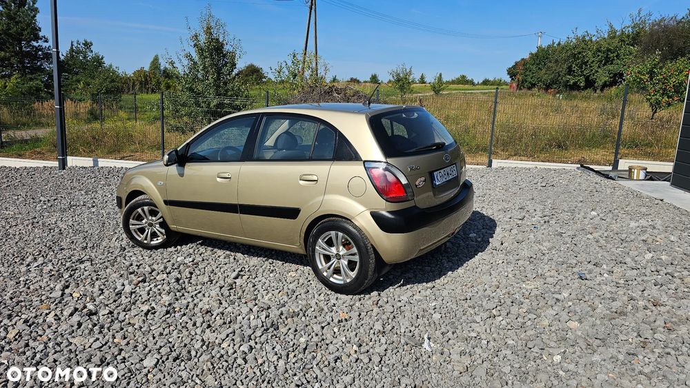 Kia Rio 1.5 CRDi Family + - 4
