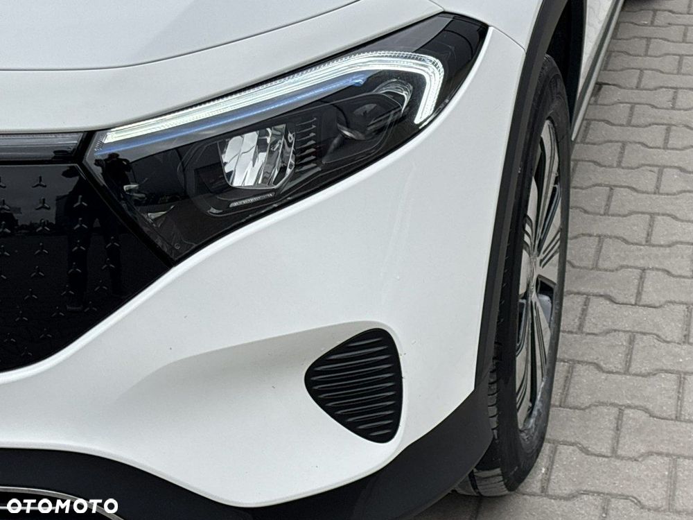 Mercedes-Benz EQB - 9