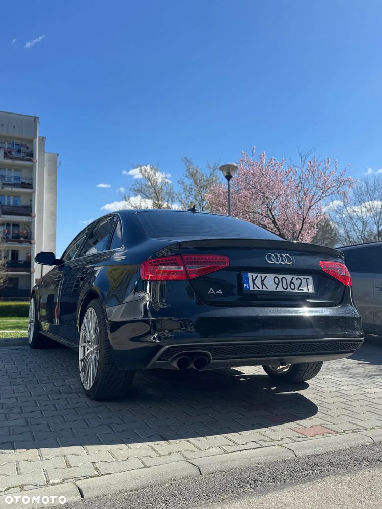 Audi A4 Limousine - 10