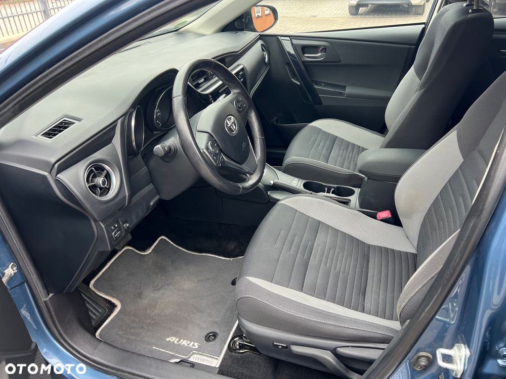 Toyota Auris - 16