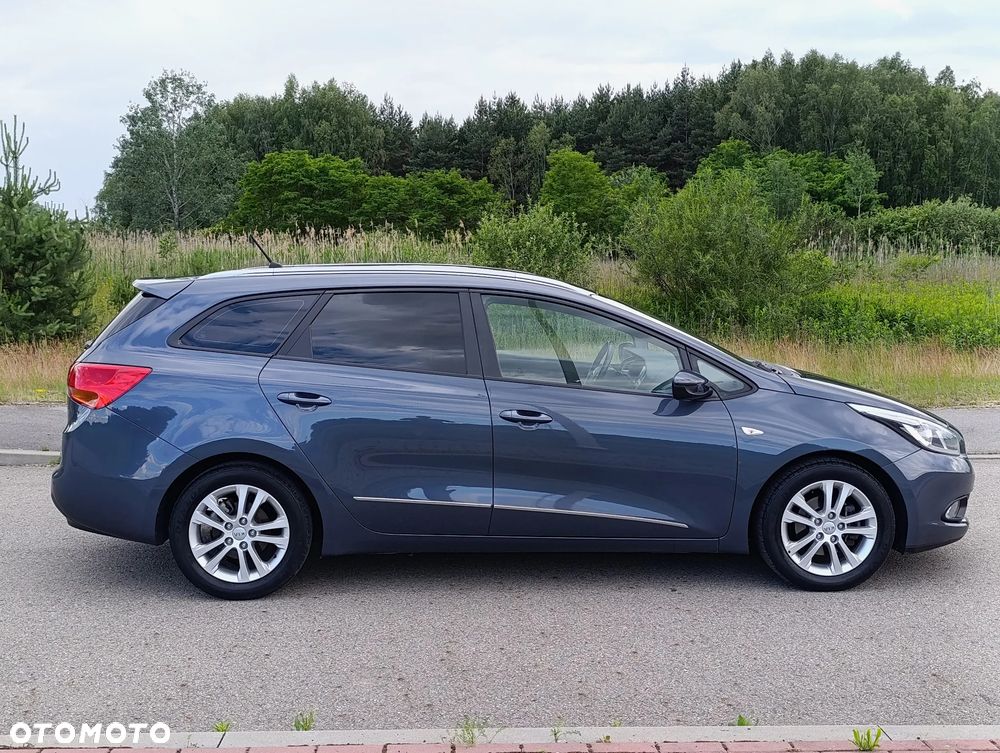 Kia Ceed 1.6 GDI Dream Team Edition - 13