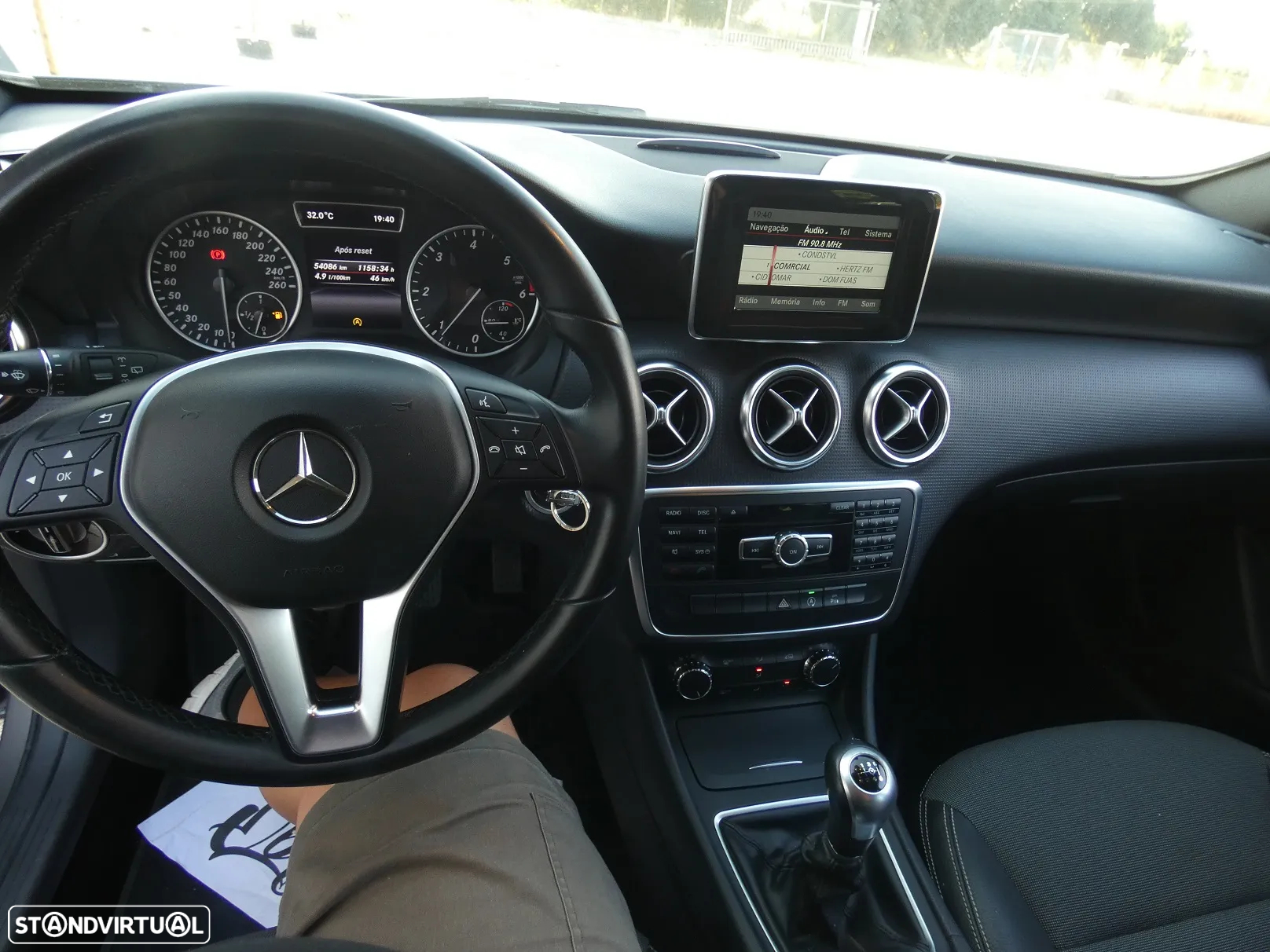 Mercedes-Benz A 180 d AMG Line - 19