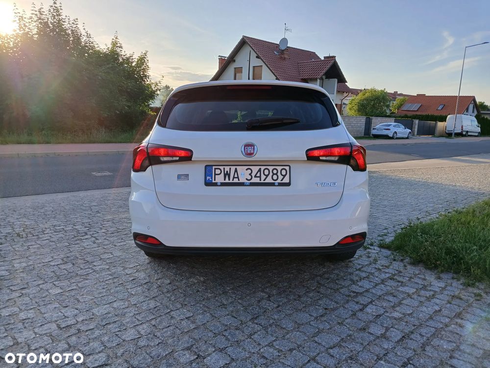 Fiat Tipo - 12