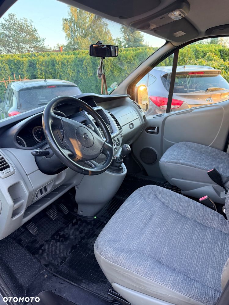 Renault Trafic Grand Passenger Black Edition - 24