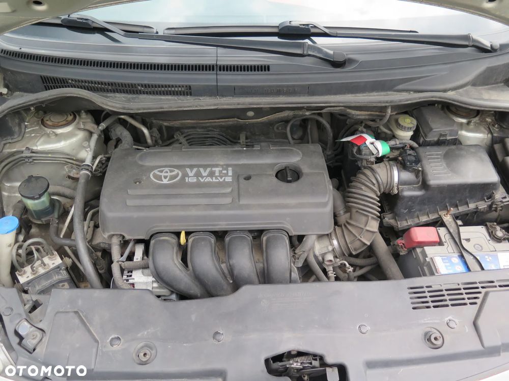 Toyota Corolla Verso 1.8 Sol + 7os MM - 30