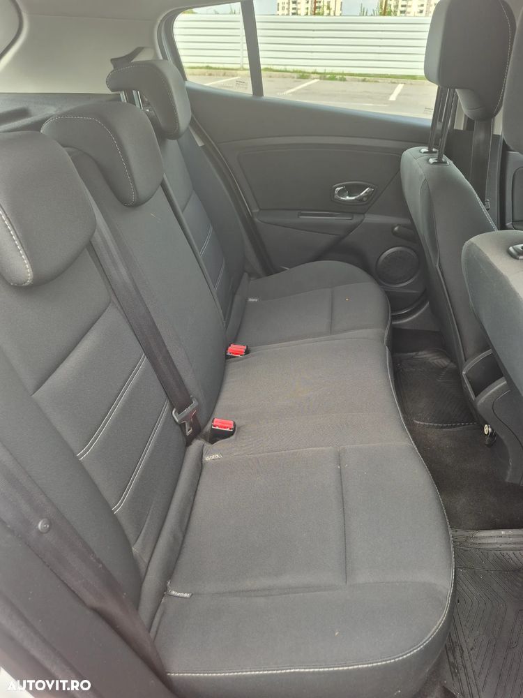 Renault Megane 1.5 dCi Expression - 13
