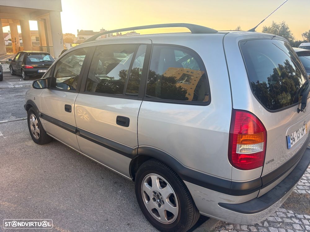 Opel Zafira 2.0 DTi - 11