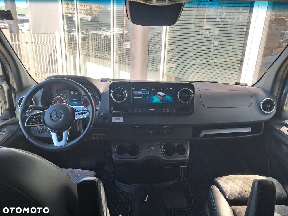 Mercedes-Benz Sprinter 319 - 9