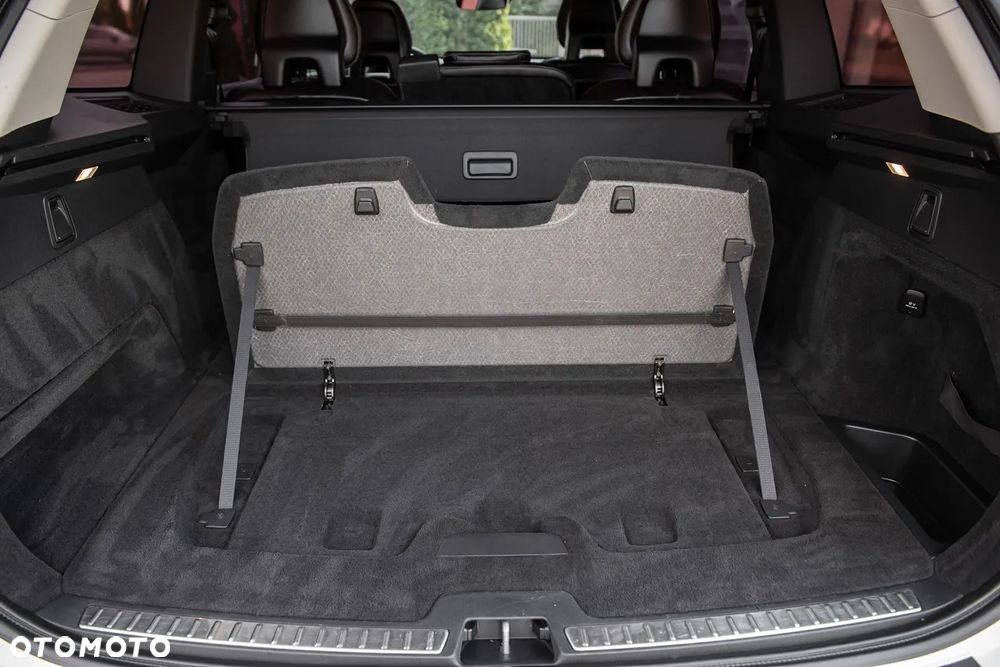 Volvo XC 90 D5 AWD Geartronic Momentum - 28