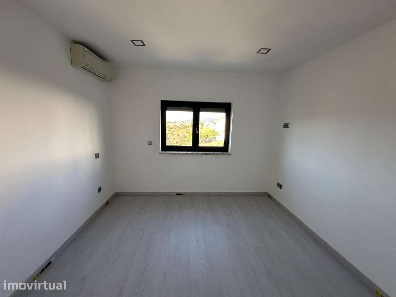 Excelente Apartamento T3 Renovado com Garagem – Vila Nova de Foz Côa - Grande imagem: 5/24