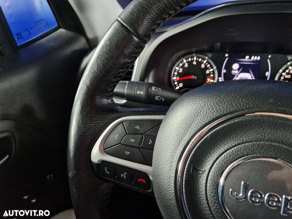 Jeep Renegade - 16