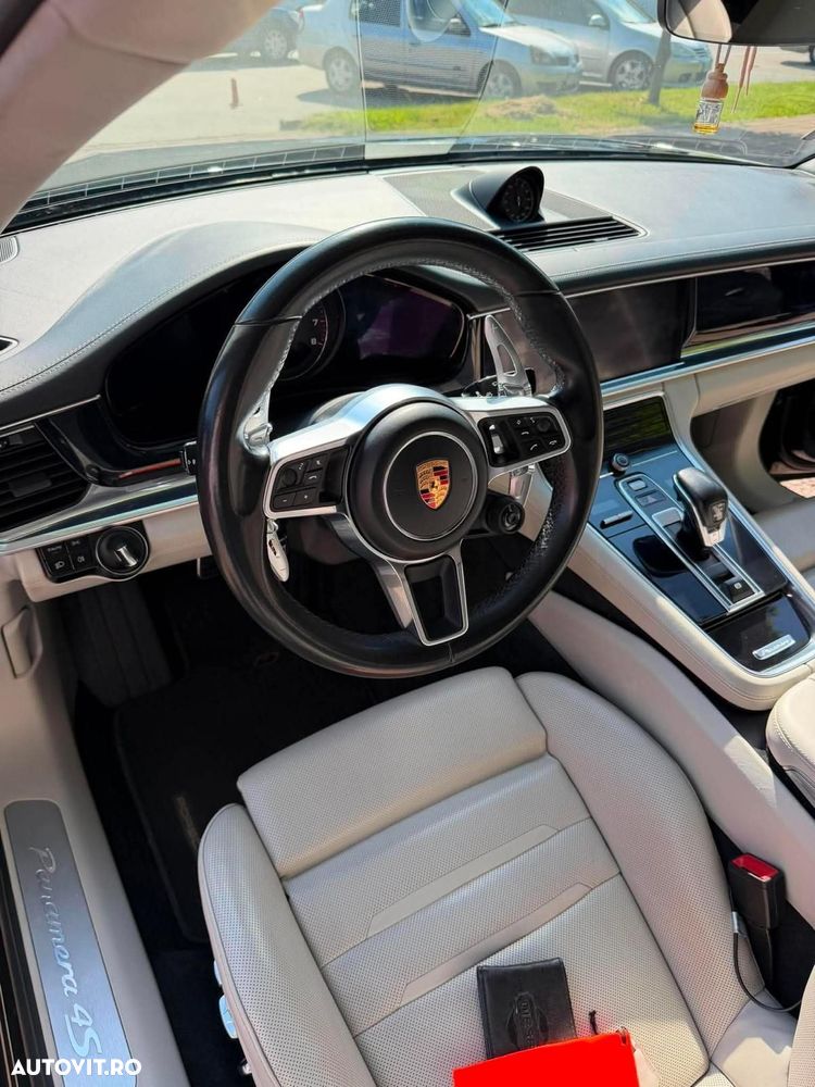 Porsche Panamera 4S - 15