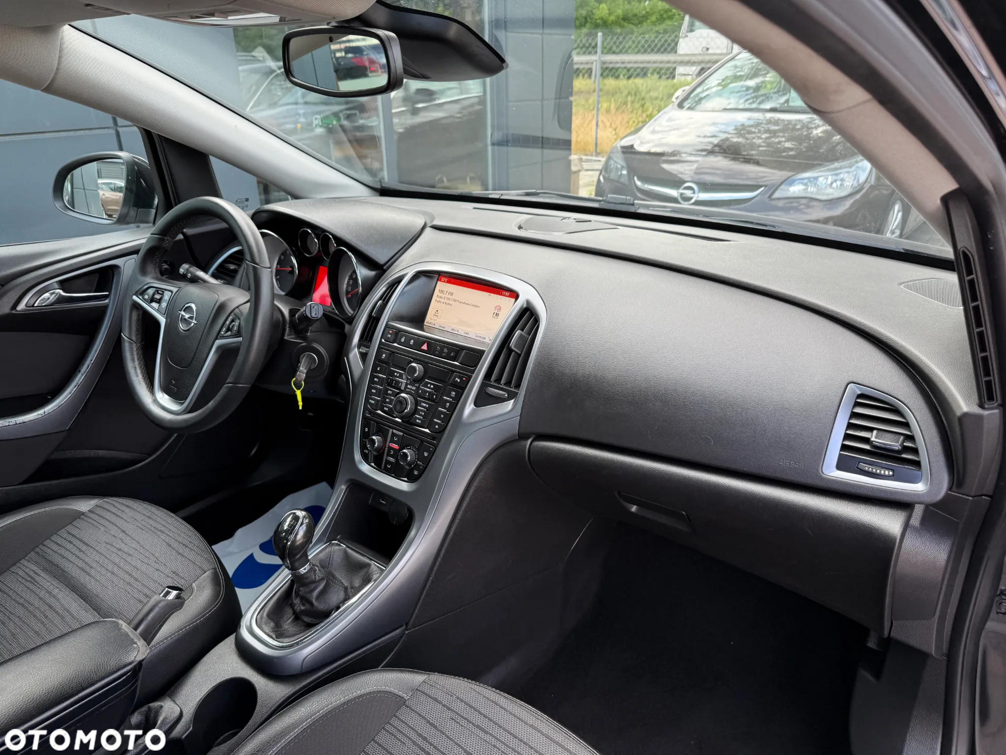 Opel Astra IV 1.4 T Cosmo S&S - 29