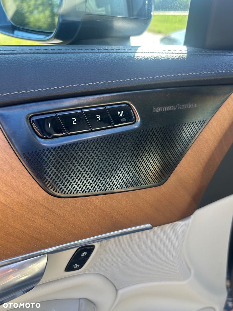 Volvo XC 90 - 32