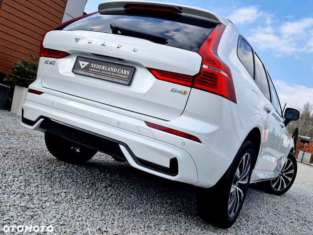 Volvo XC 60 B4 D Plus Dark - 5
