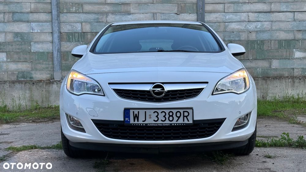 Opel Astra 1.4 Turbo Design Edition - 10