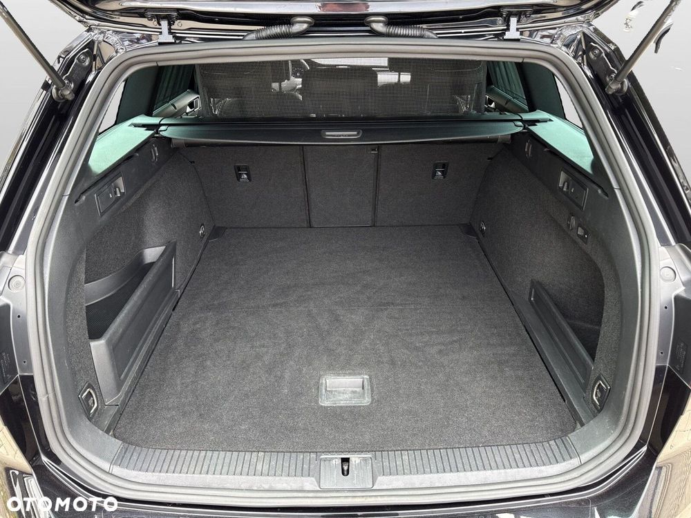 Volkswagen Passat - 35
