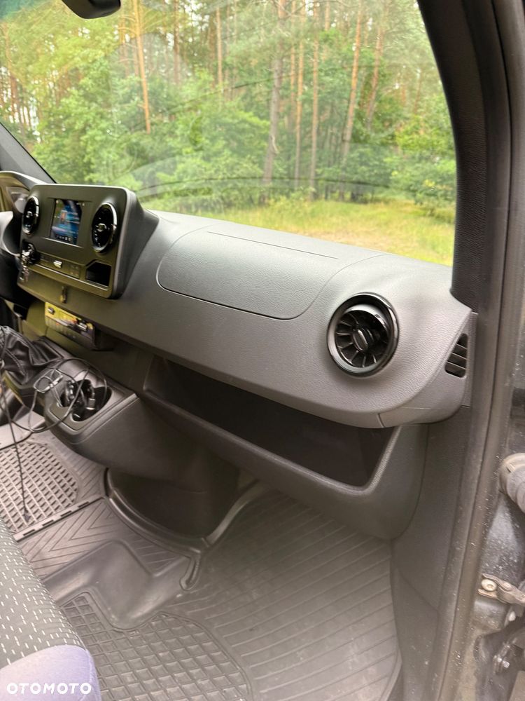 Mercedes-Benz SPRINTER - 33
