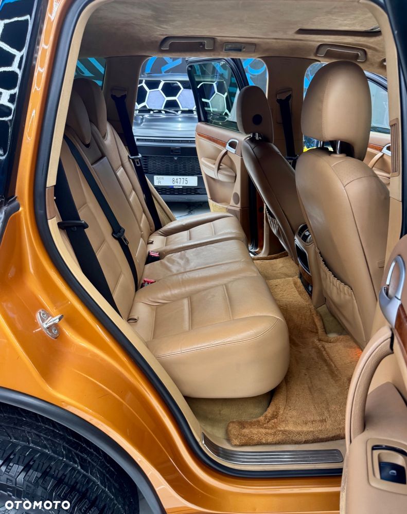 Porsche Cayenne - 38