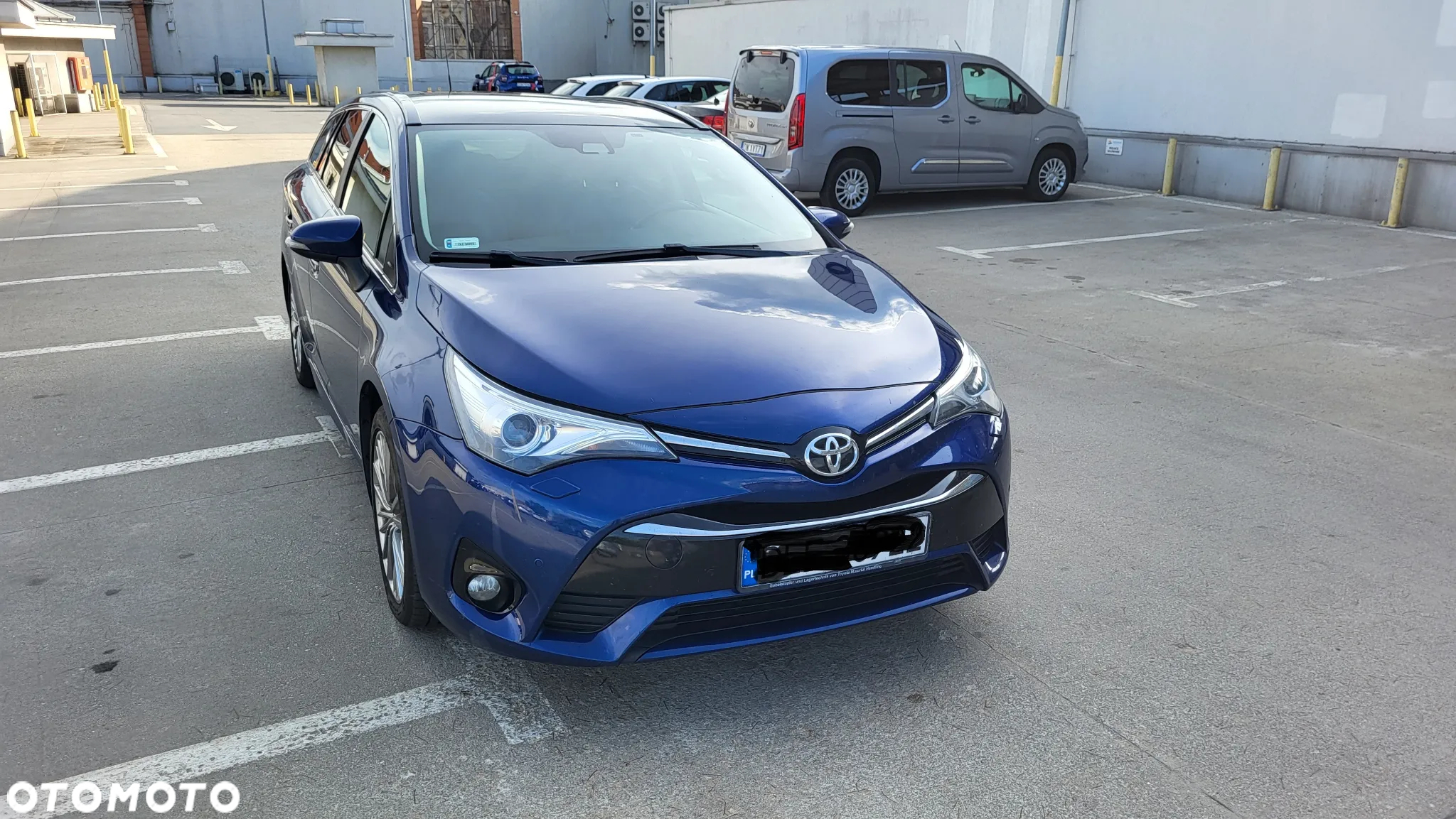 Toyota Avensis 2.0 D-4D Premium - 4