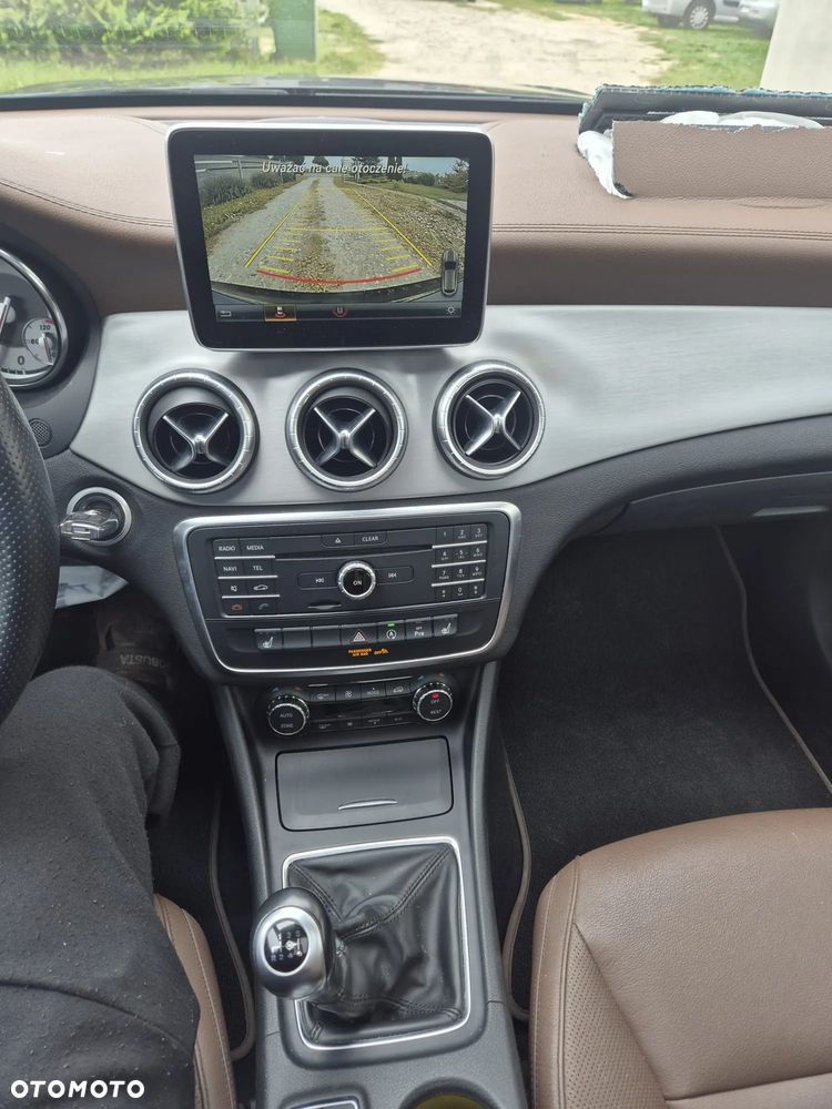 Mercedes-Benz CLA 200 AMG Line - 13