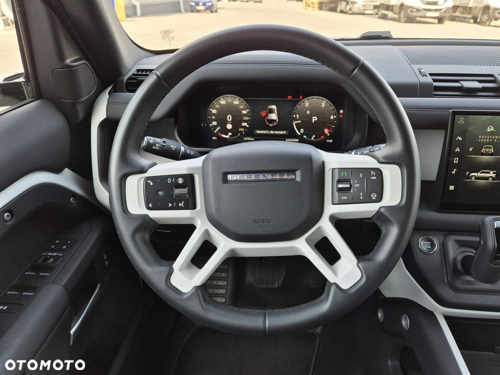 Land Rover Defender - 21