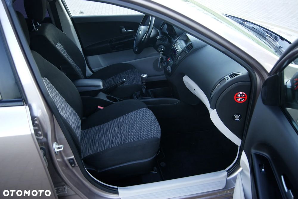 Kia Ceed 1.4 CVVT Attract - 24