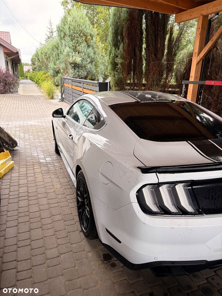 Ford Mustang 5.0 V8 GT - 4