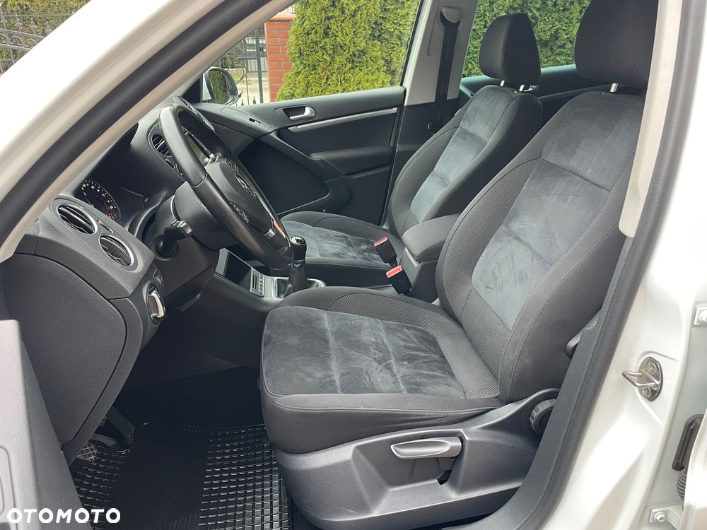 Volkswagen Tiguan 2.0 TDI 4Mot Perfectline R-Style - 14